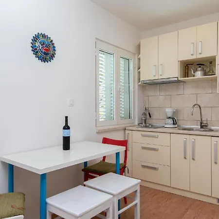 Ferienhaus Fuer 4 Personen Ca 50 Qm In Orebic, Dalmatien Sueddalmatien Hébergement de vacances *