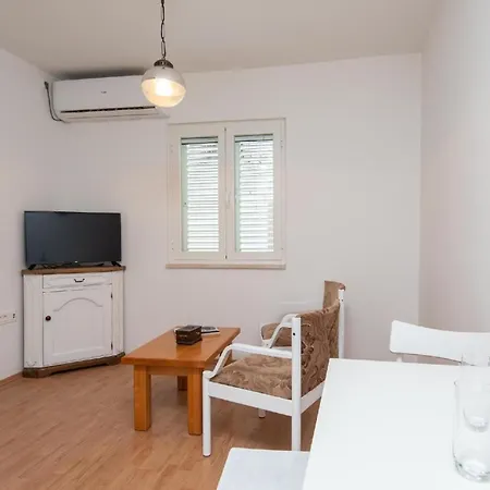 Ferienhaus Fuer 4 Personen Ca 50 Qm In Orebic, Dalmatien Sueddalmatien Nyaraló *